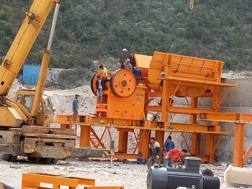 文山丘北郭總?cè)债a(chǎn)2300噸生產(chǎn)線安裝現(xiàn)場